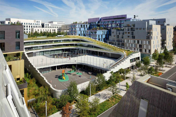 À Boulogne-Billancourt, le groupe scolaire des sciences et de la biodiversité est un bâtiment pensé pour sensibiliser les enfants à la biodiversité.